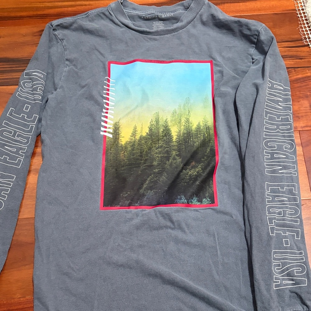 American Eagle Outfitters Men's Graphic Long Sleeve Tee